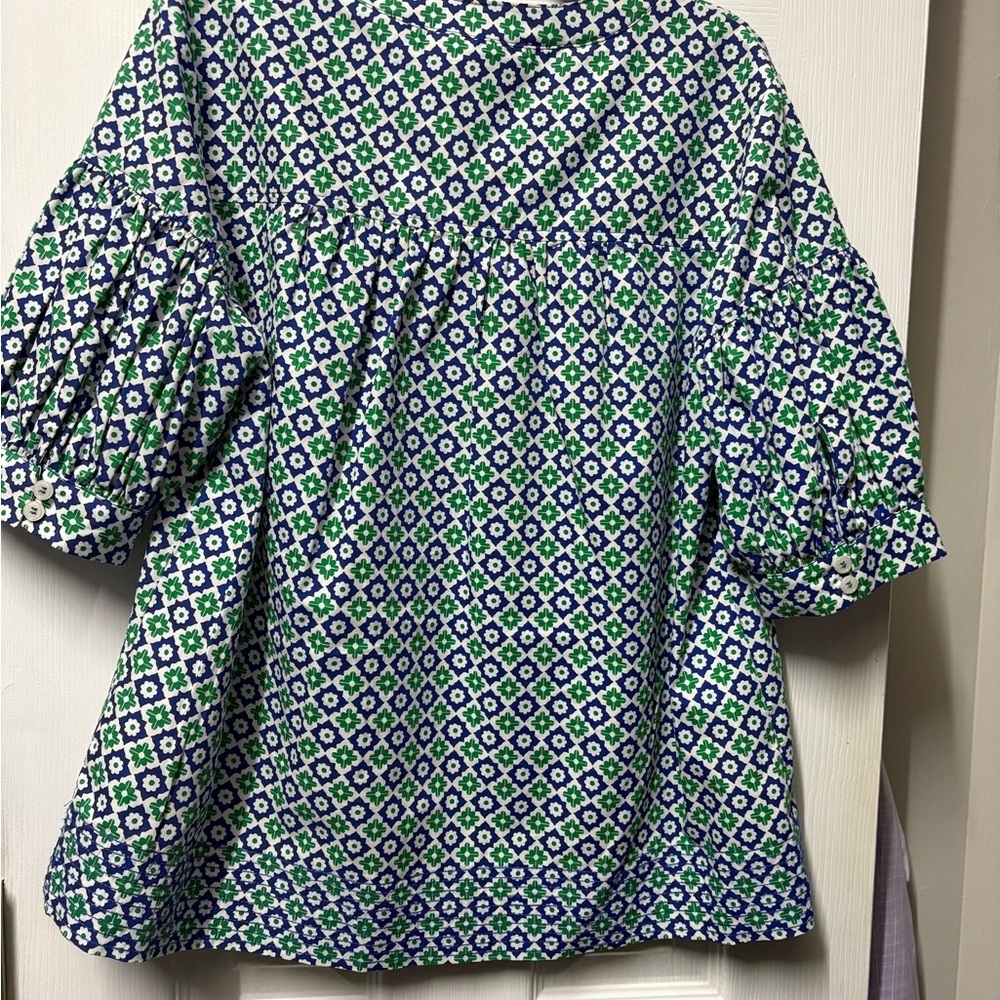 Philosophy Blue and Green Patterned elbow length top. Practically new. - Picture 2 of 3